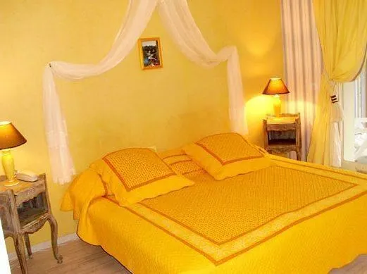Logis Hôtel le Mas d'Hélène - Image 1