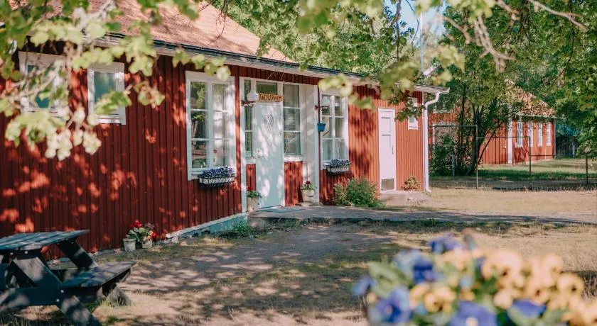Hasselö Island Hostel - Image 1