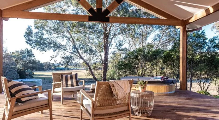 Highgrove Cottage - Image 1