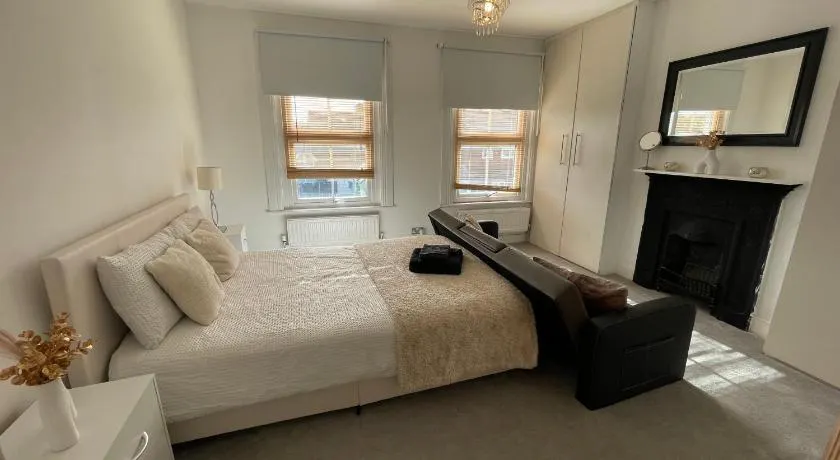 A lovely Three bedroom house in Windsor - Image 1