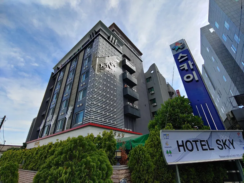 Changwon Myeongseo-dong Hotel Sky - Image 1