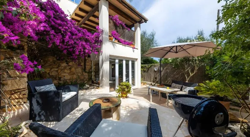 Maison de vacances 'Cel Pins' avec appartement indépendant, terrasse privée, Wi-Fi et climatisation - Image 1