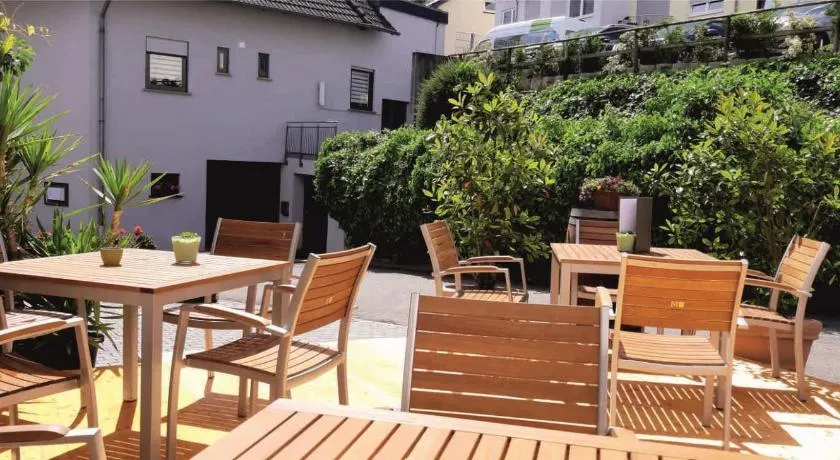 Linden's Pension-Restaurant - Image 1