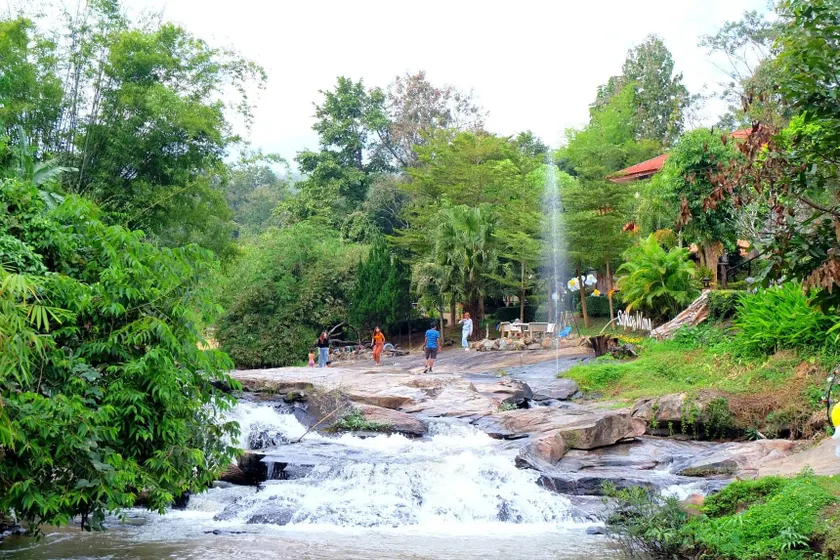 Sai Nam Wang Lodge - Image 1