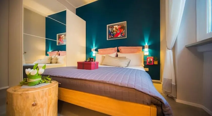 Luxury Boutique Apartment Milan - Image 1