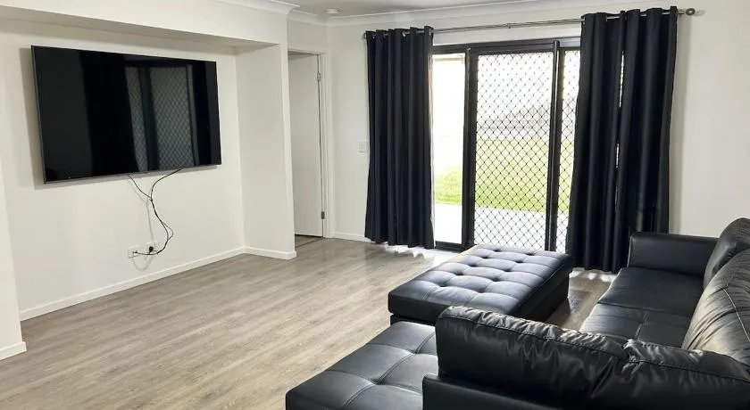 Entire 4 Bedroom Home - Image 1