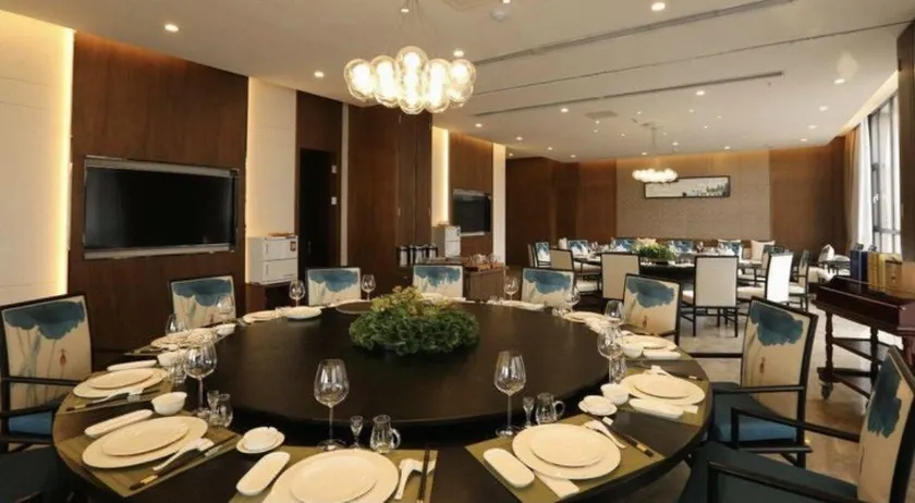 DREAMOON  HOTEL - Image 1
