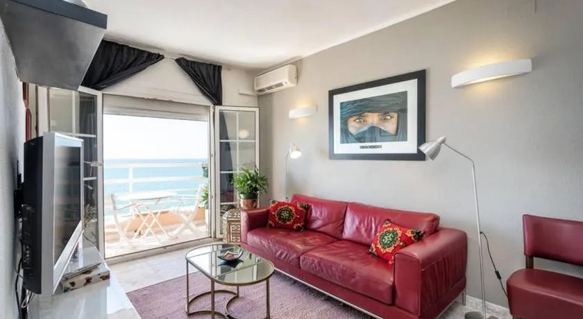 Apartment in front of the Beach - Image 1