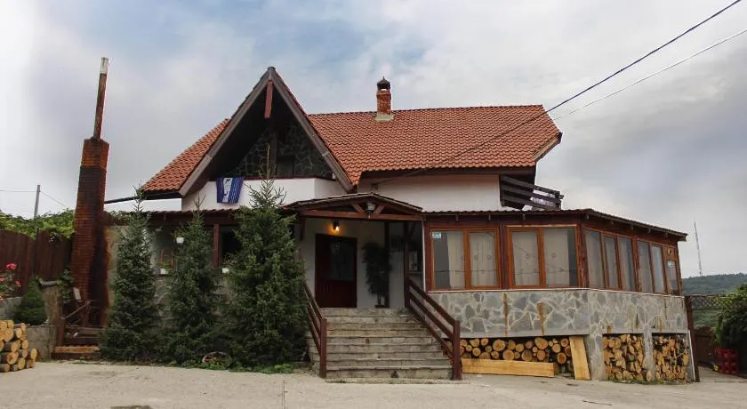 Pensiunea Taverna Bucium - Image 1