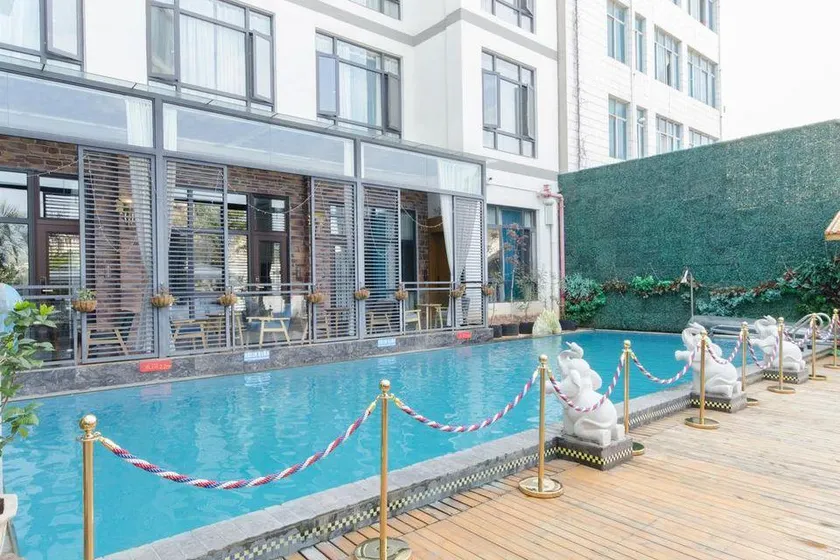 Tianhe Holiday Hotel - Image 1
