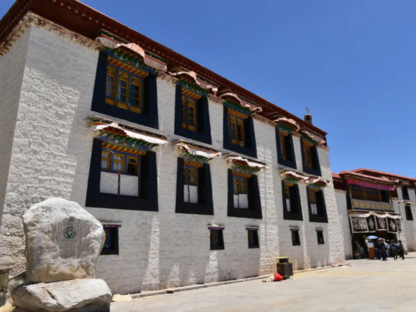 Tashitakge Hotel - Image 1