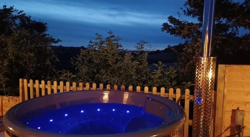 Norwell view farm glamping with hot tubs - Image 1