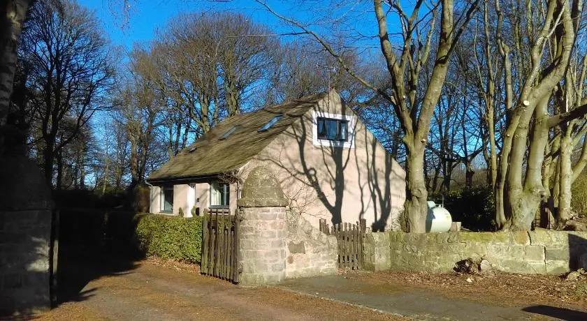 Lowood Cottage - Image 1