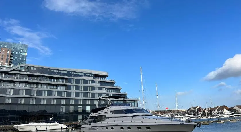 SUPERYACHT ON TOWN QUAY MARINA, SOUTHAMPTON - Very close to city centre and cruise terminals - free parking included - Image 1