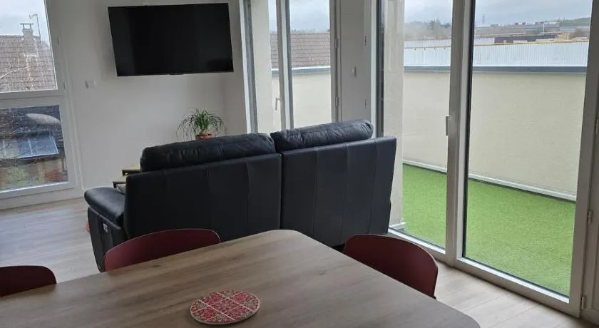 Appartement cosy près de Sceneo et Auchan au dessus du fleuriste Bellafleur - Image 1