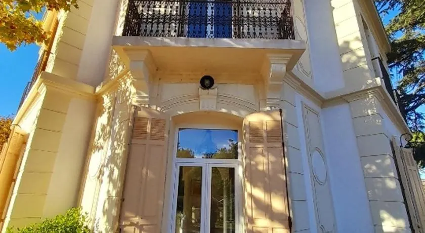 Mes nuits au château au domaine du pressoir - Image 1