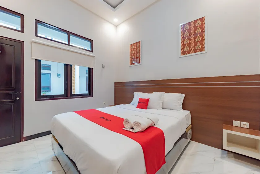 RedDoorz Plus at Orange Diponogoro Palangkaraya - Image 1