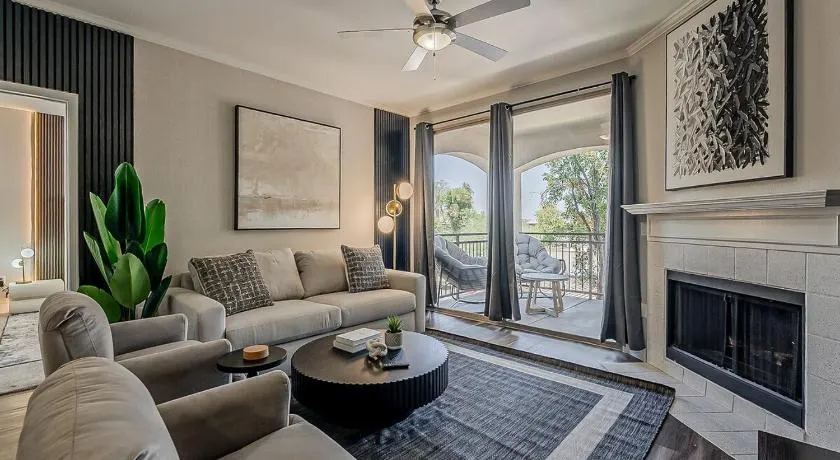 Kota 2027 Cozy 2BR l 2BA Apartment - Pool - Gym - Free Parking - Image 1