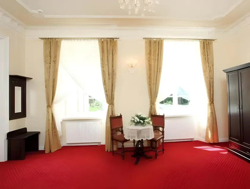 Hotel Dwór Sójki - Image 1