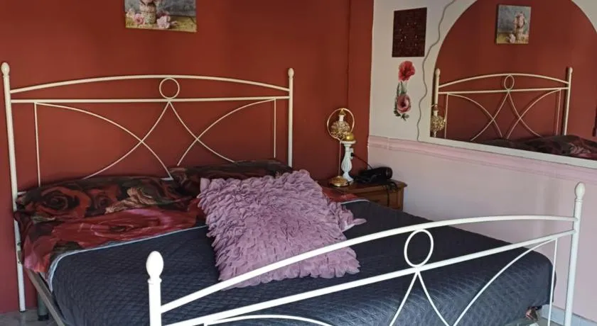 B&b Cleopatra - Image 1