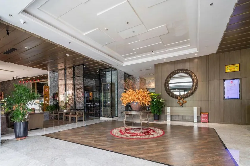 Huangting Lijing Hotel - Image 1