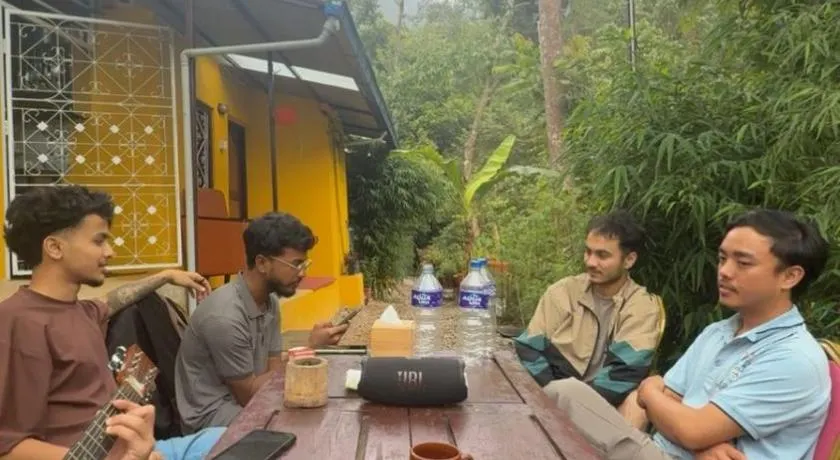 Jungle View Homestay - Image 1