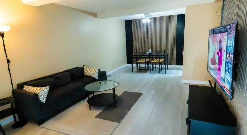 Charming 2-Bedroom House in Central Calgary - Image 1