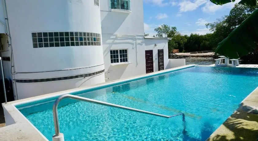See Belize RELAXING Studio with Sea View Infinity Pool & Overwater Deck - Image 1