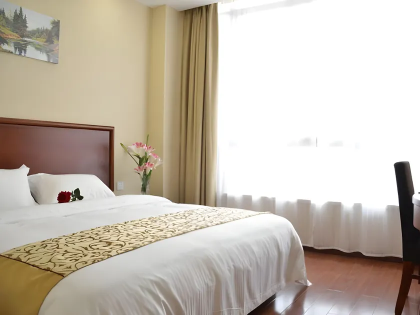 GreenTree Inn HuaiAn Hongze Daqing Road Business Hotel - Image 1