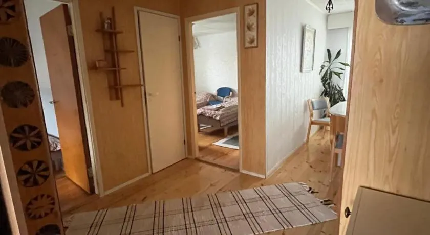 Yellow dreams house - 3 min from highway, sauna, big private parking, air conditioning - Image 1