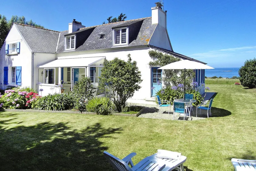 Holiday Home in Brittany near Sandy Beaches - Image 1