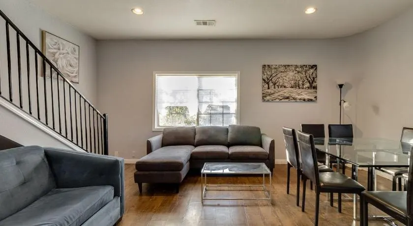 Cozy 3 bedroom San Fernando Valley - Image 1