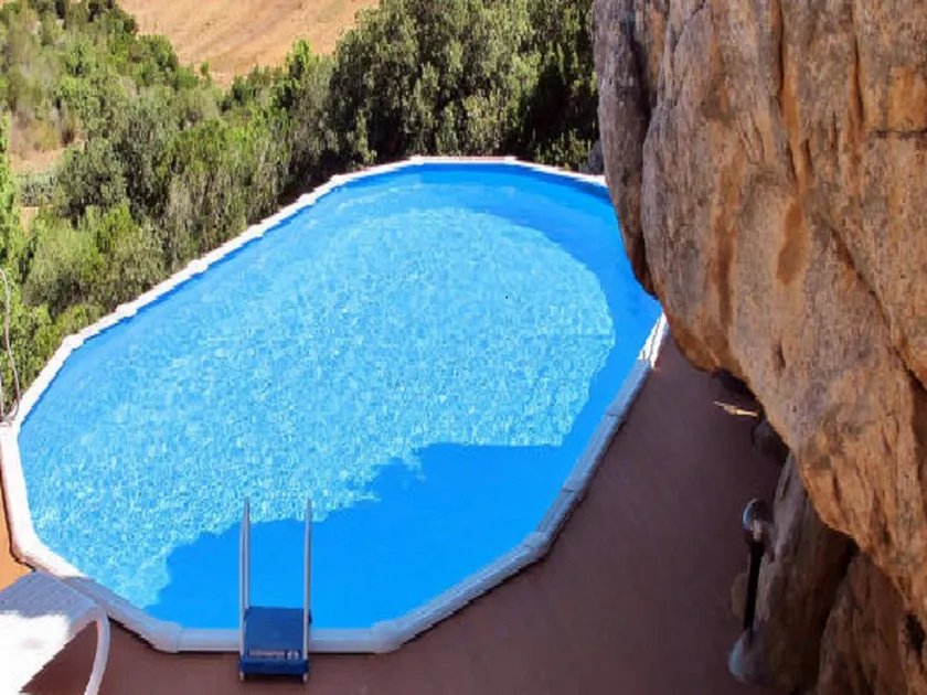 Beautiful Villa in Baia Sardinia with Garden - Image 1