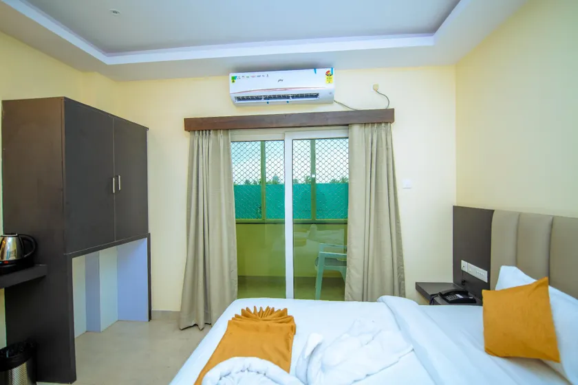 HOTEL SUNBAY - Image 1