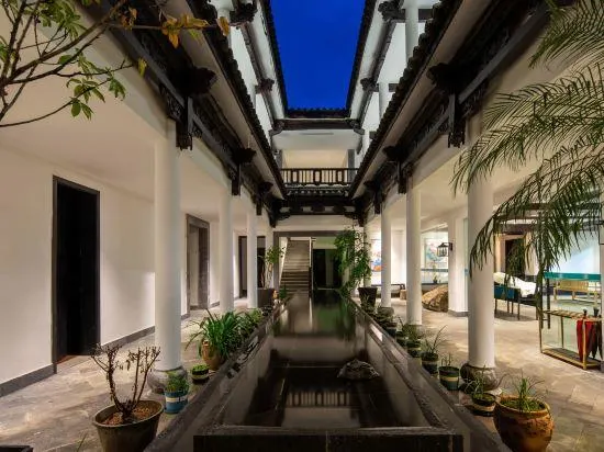 Shushu Boutique Inn - Image 1