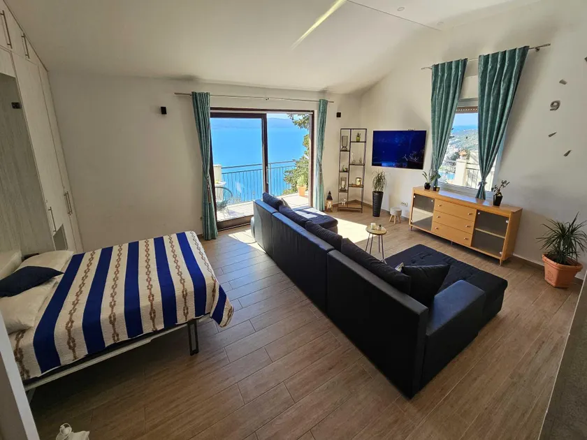 Holiday Home Sunrise - Image 1