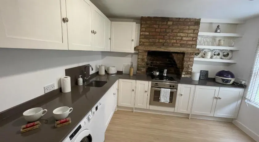 Poplar Cottage Farnborough Kent - Image 1