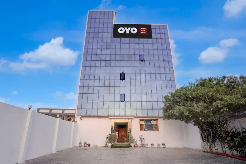 Hotel O Red Rose - Image 1