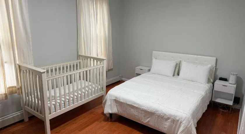 Apartment 2 BR near NYC 5min from EWR & 20min from MetLife - Image 1