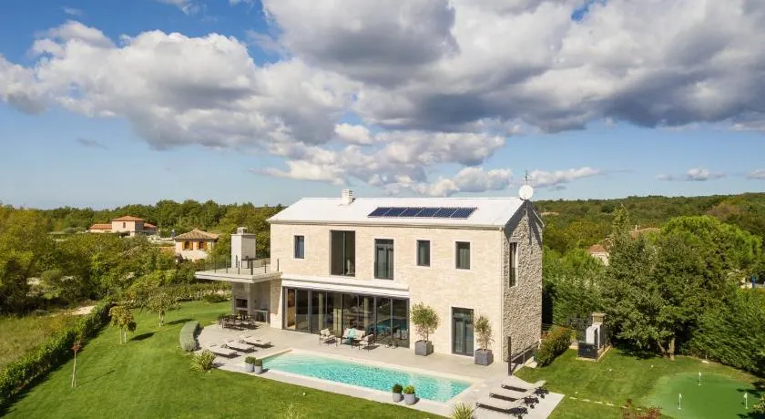 Luxury villa Valens with wellness in Tinjan - Image 1