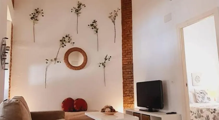 Acogedor Apartamento en Triana Sevilla - Image 1