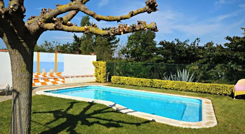 Ferienhaus in Strandnähe mit Pool, Garten, WLAN und Grill - Image 1
