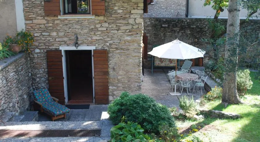 Apartamento con terraza y jardín | Acepta mascotas - Image 1