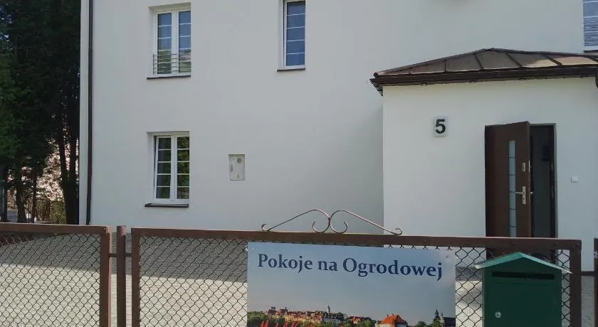 Motel Królowej Jadwigi Alicja Szymańska-Pokoje na Ogrodowej - Image 1