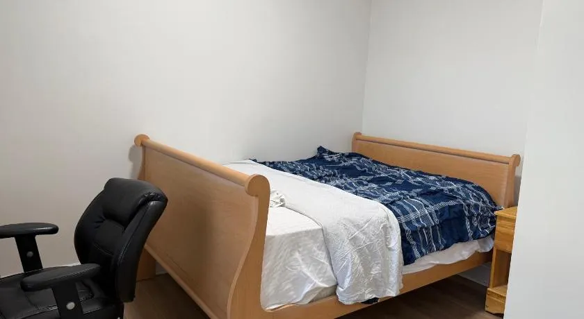 Downtown Residence Room 3 - Image 1