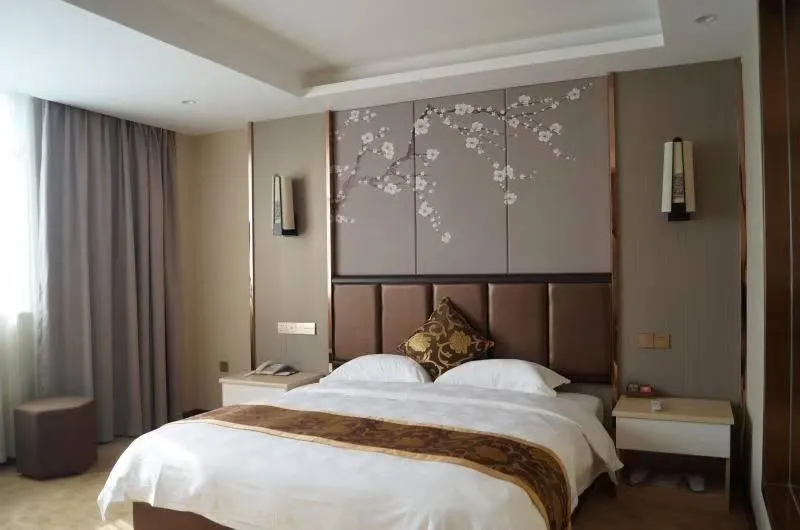 Hexin Hotel - Image 1