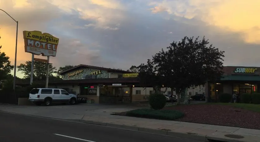 Lamplighter Motel - Image 1