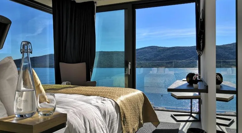 Sky Beach Aparthotel - Image 1