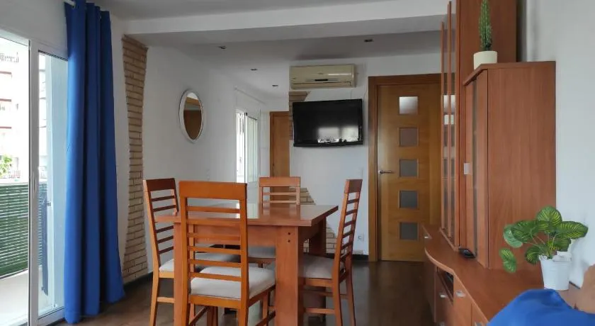 Apartamento La Pineda - Image 1