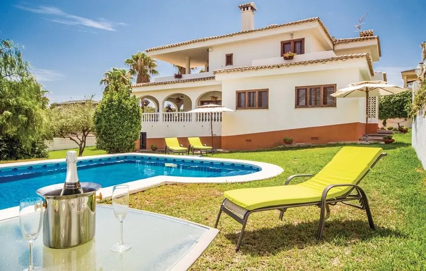 Villa en Alquiler Oropesa del Mar - Image 1